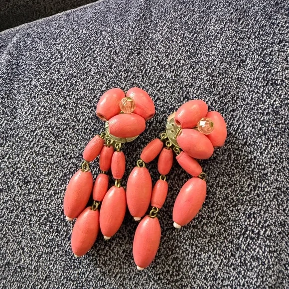 Vintage 40,s Pink Beaded Dangle Earrings - Picture 4 of 4